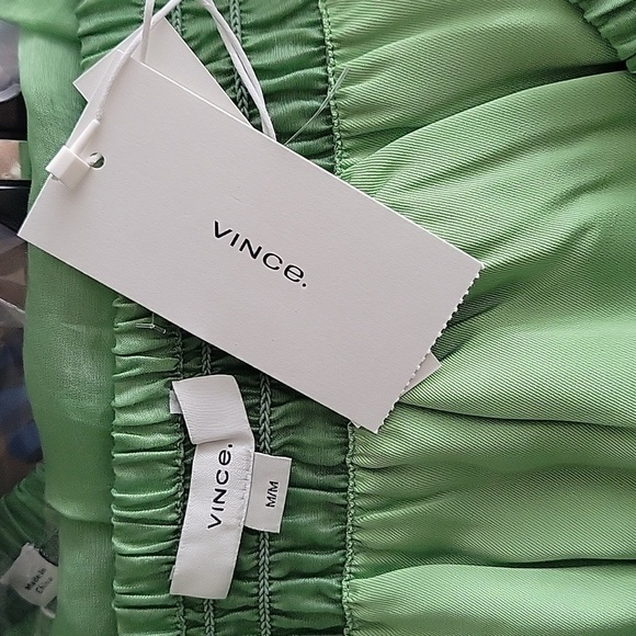 VINCE NWT Smocked Waist Pull On Skirt in Sprout - Picture 3 of 10
